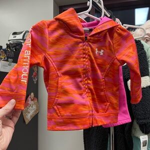 Girls under armour sweat suit size 6-8m great condition.